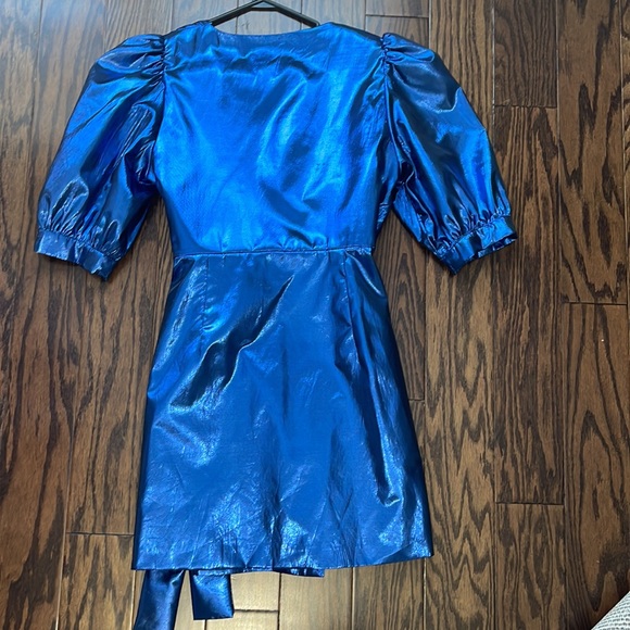 Puff Sleeve Tie Shift Dress - Picture 4 of 11